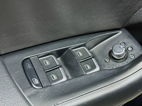 Used 2017 Audi Q3 2.0T Premium Plus w/ Premium Plus Package AWD/4WD image 19