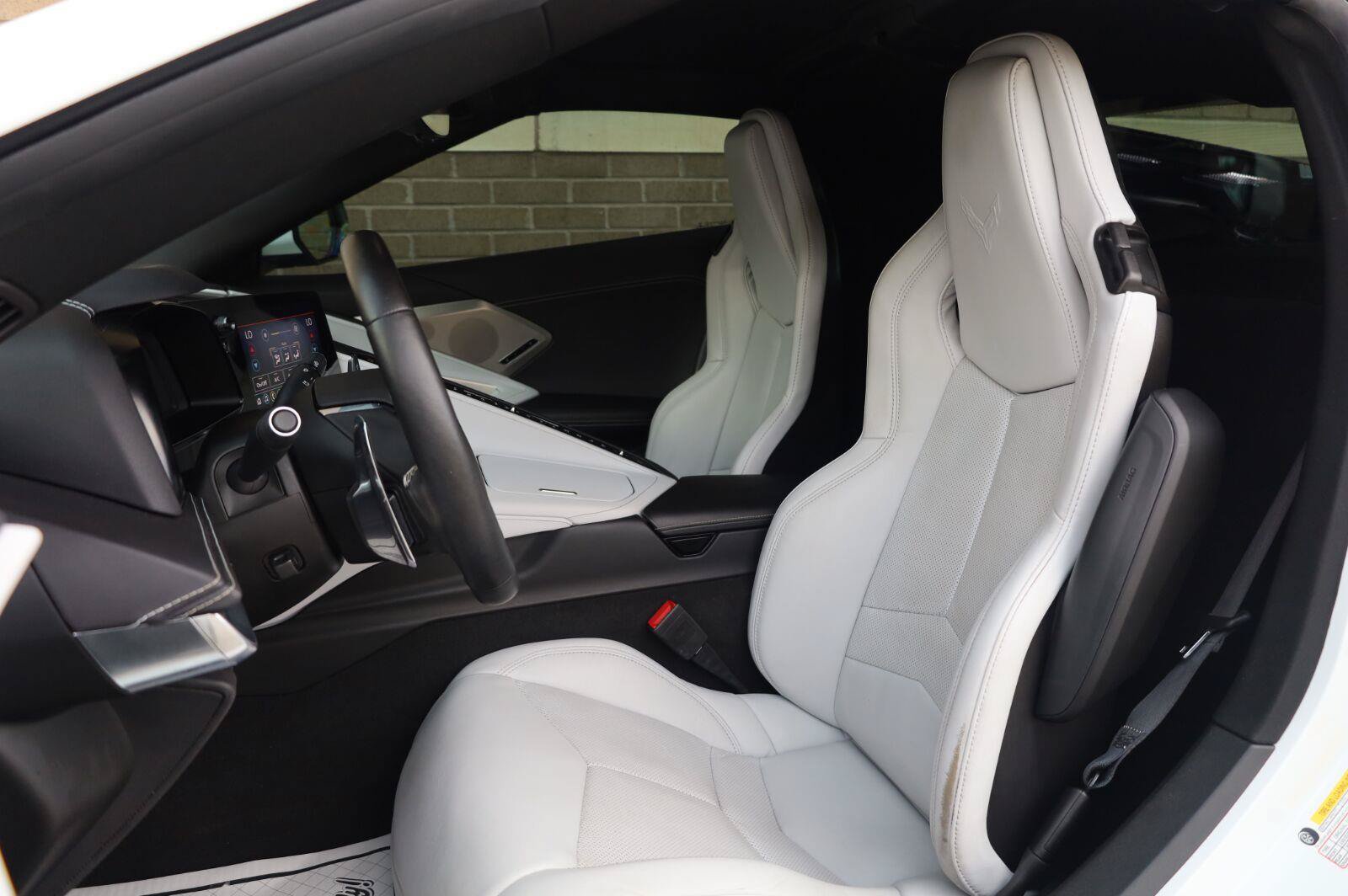 Used 2021 Chevrolet Corvette Stingray Preferred Cpe w/ Z51 Performance Package RWD image 23