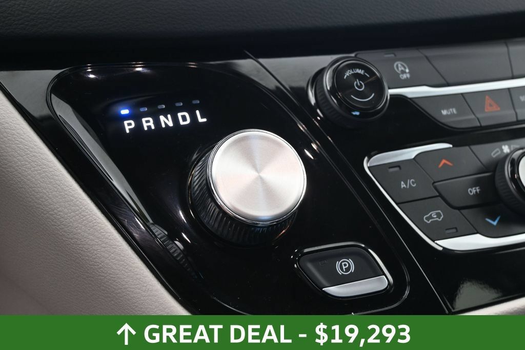 Used 2023 Chrysler Voyager LX FWD image 24