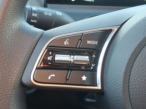 Used 2025 Kia Seltos LX image 20