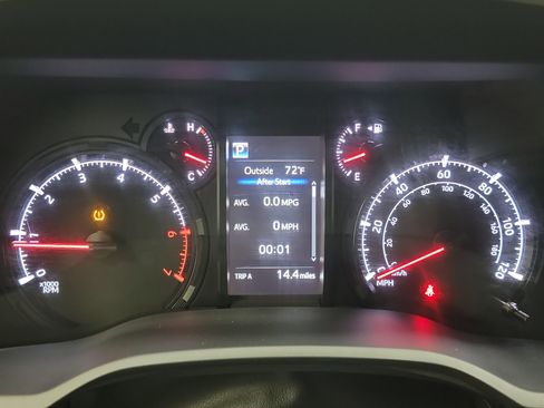 Used 2021 Toyota 4Runner SR5 AWD/4WD image 18