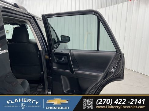 Used 2021 Toyota 4Runner TRD Off-Road image 12