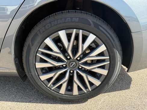 Used 2024 Nissan Altima 2.5 SV image 36