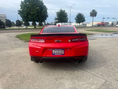 Used 2018 Chevrolet Camaro SS RWD image 6