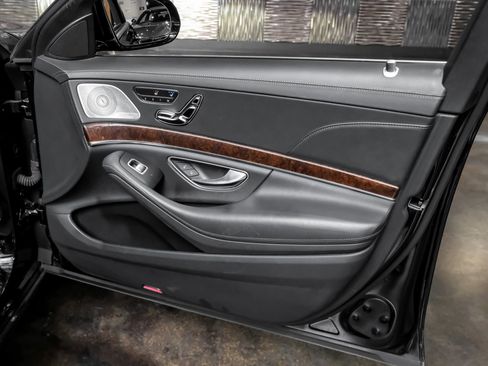 Used 2014 Mercedes-Benz S 550 Sedan image 46