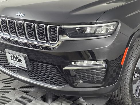 Used 2022 Jeep Grand Cherokee Limited 4xe w/ Luxury Tech Group II AWD/4WD image 9
