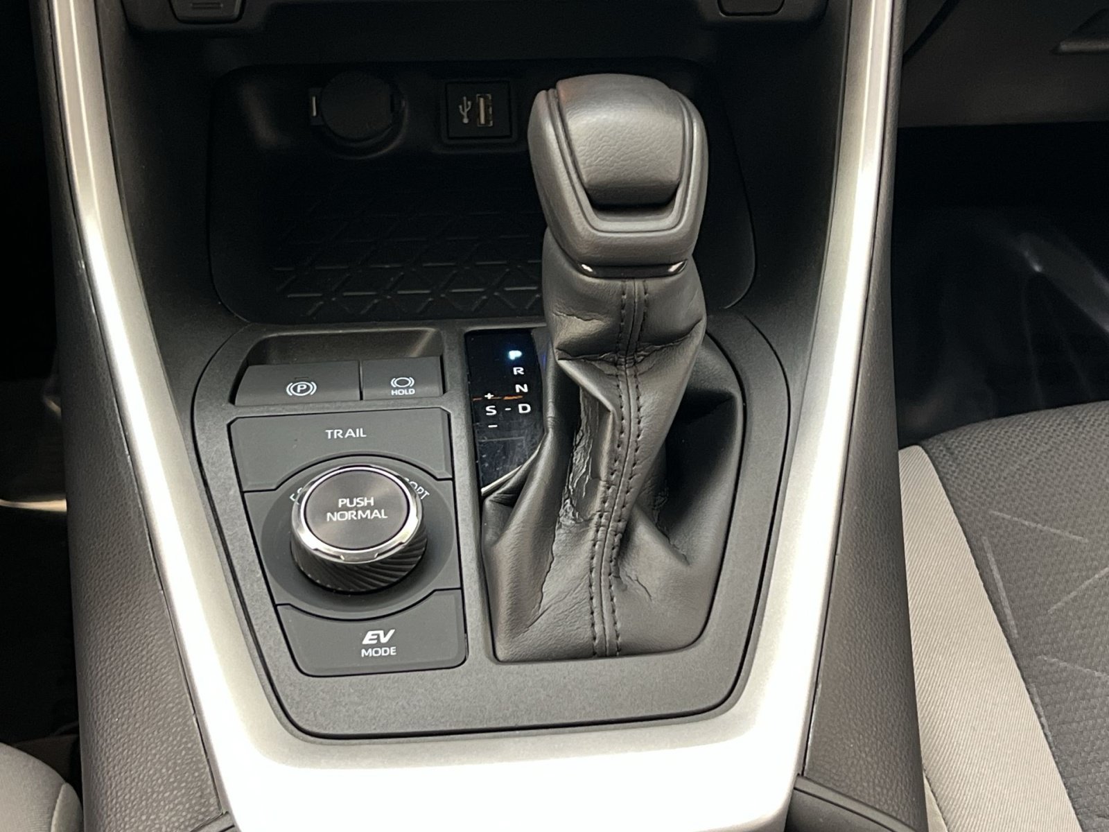 Used 2023 Toyota RAV4 XLE w/ Convenience Package AWD/4WD image 21