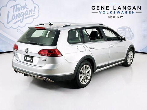 Used 2017 Volkswagen Golf Alltrack S AWD/4WD image 5
