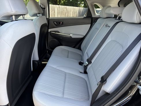 Used 2022 Hyundai Kona SEL FWD image 10
