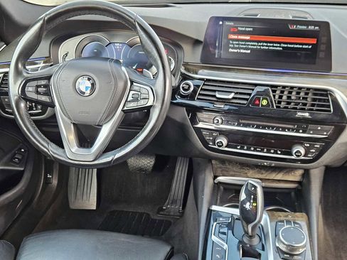 Used 2018 BMW 530e RWD image 25