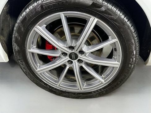 Used 2024 Audi Q5 e Premium Plus w/ Premium Plus Package AWD/4WD image 30