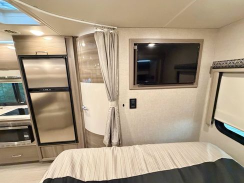 Used 2020 Mercedes-Benz Sprinter 3500 image 68