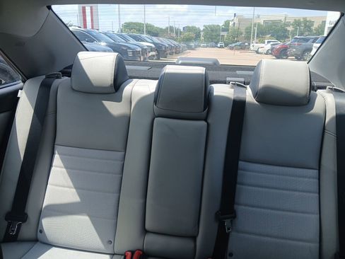 Used 2017 Toyota Camry SE FWD image 19