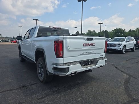 Used 2024 GMC Sierra 1500 AT4 w/ Technology Package AWD/4WD image 8