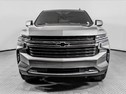 Used 2021 Chevrolet Suburban LT w/ Rear Media and Nav Package RWD image 12