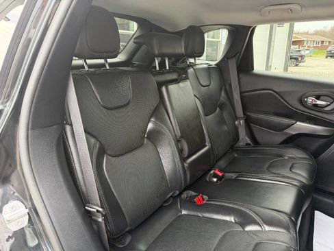 Used 2020 Jeep Cherokee Limited image 14