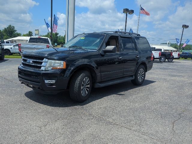Used 2017 Ford Expedition XLT w/ Equipment Group 202A AWD/4WD image 5