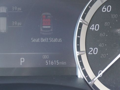 Used 2023 Toyota Highlander XLE image 26