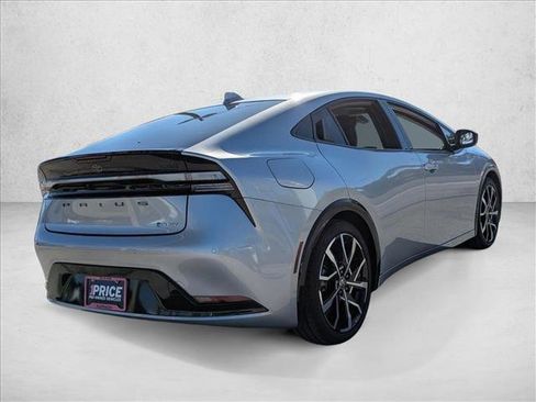 Certified 2025 Toyota Prius Plug-In Hybrid image 5