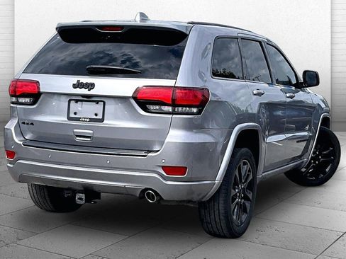 Used 2019 Jeep Grand Cherokee Altitude AWD/4WD image 10