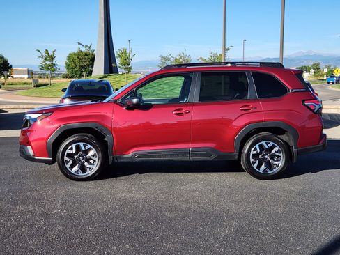 Used 2026 Subaru Forester Premium AWD/4WD image 2