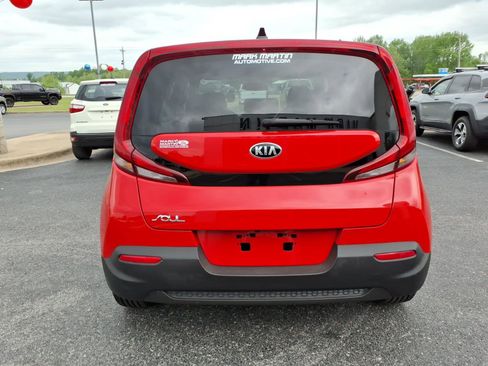 Used 2020 Kia Soul LX FWD image 4