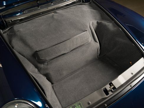 Used 1998 Porsche 911 image 37