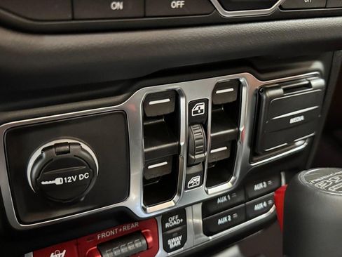 New 2025 Jeep Wrangler Unlimited Rubicon 392 image 16