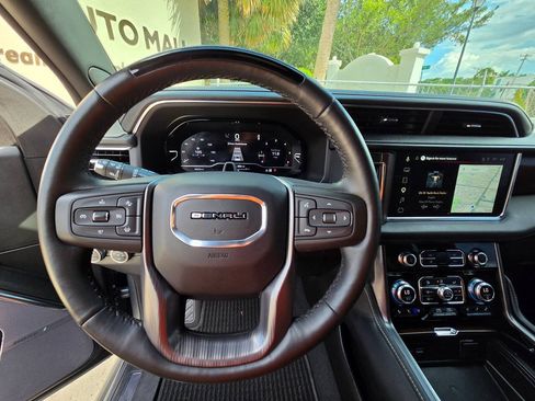 Used 2023 GMC Yukon Denali Ultimate AWD/4WD image 38