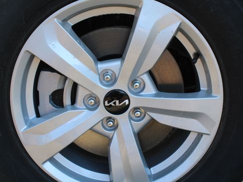 New 2026 Kia Sorento LX FWD image 18