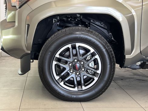 Used 2025 Toyota Tacoma TRD Sport w/ TRD Sport Premium Package AWD/4WD image 11
