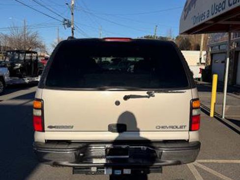 Used 2005 Chevrolet Tahoe LS w/ Preferred Equipment Group image 3