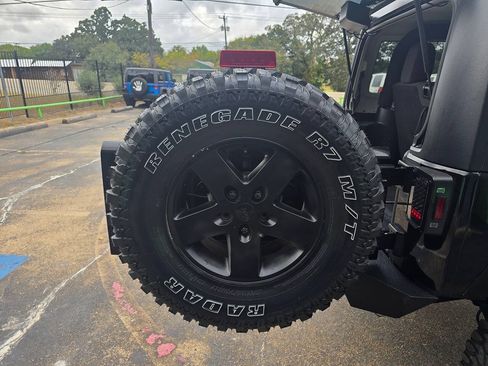 Used 2014 Jeep Wrangler Sport w/ Quick Order Package 24S AWD/4WD image 55