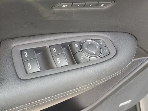 Certified 2022 Cadillac XT5 Premium Luxury w/ LPO, Floor Liner Package AWD/4WD image 12