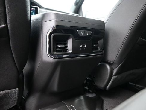 Used 2022 GMC Sierra 1500 AT4 w/ AT4 Premium Package AWD/4WD image 39