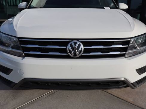 Used 2021 Volkswagen Tiguan SE w/ Panoramic Sunroof Package FWD image 16