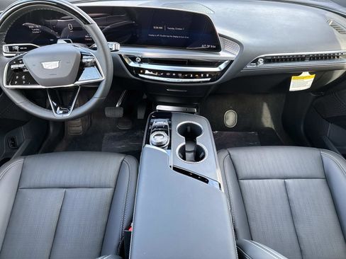 New 2026 Cadillac Lyriq Luxury image 16