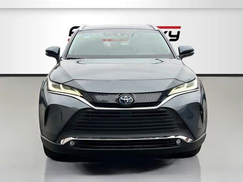 Used 2024 Toyota Venza XLE AWD/4WD image 2
