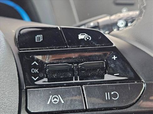 Used 2025 Hyundai Elantra Sport FWD image 22