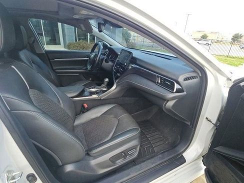 Used 2022 Toyota Camry XSE image 28