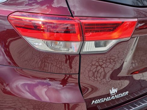 Used 2017 Toyota Highlander XLE w/ Protection Package #3 image 42