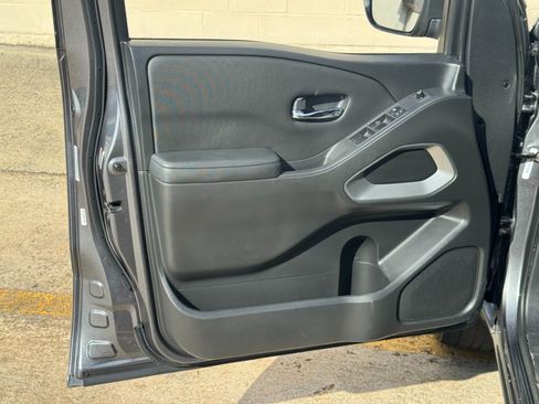 Used 2022 Nissan Frontier SV RWD image 33