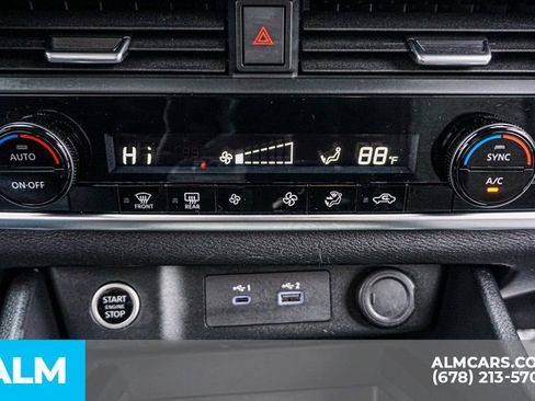 Used 2023 Nissan Rogue SV image 41