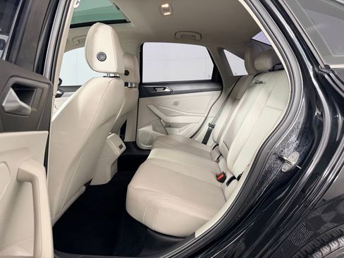 Used 2020 Volkswagen Jetta SE w/ SE Cold Weather Package image 25