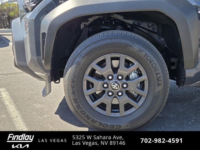Used 2025 Toyota 4Runner SR5 AWD/4WD image 10