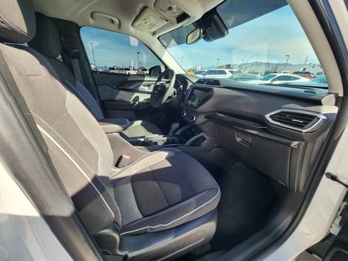 Used 2022 Chevrolet TrailBlazer LT w/ Convenience Package image 17