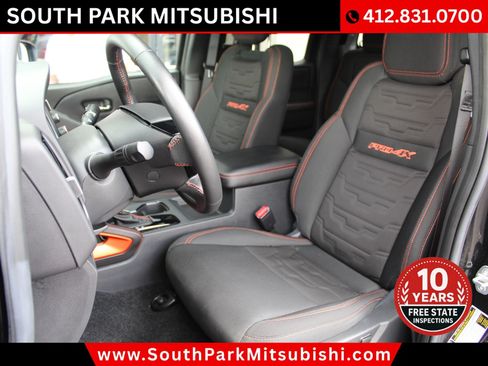 Used 2025 Nissan Frontier PRO-4X AWD/4WD image 13