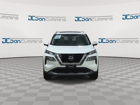 Used 2023 Nissan Rogue SL w/ SL Premium Package image 4