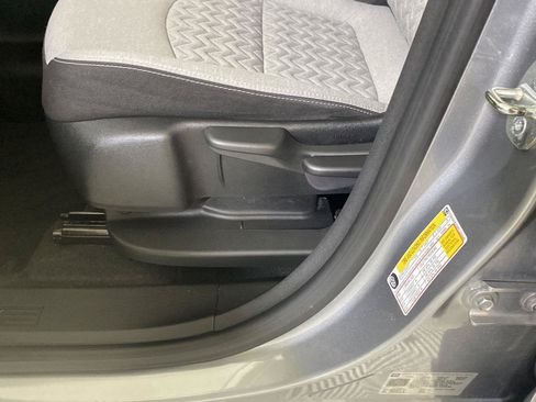 Used 2024 Chevrolet Equinox LS FWD image 17
