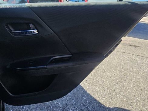 Used 2017 Honda Accord LX image 21